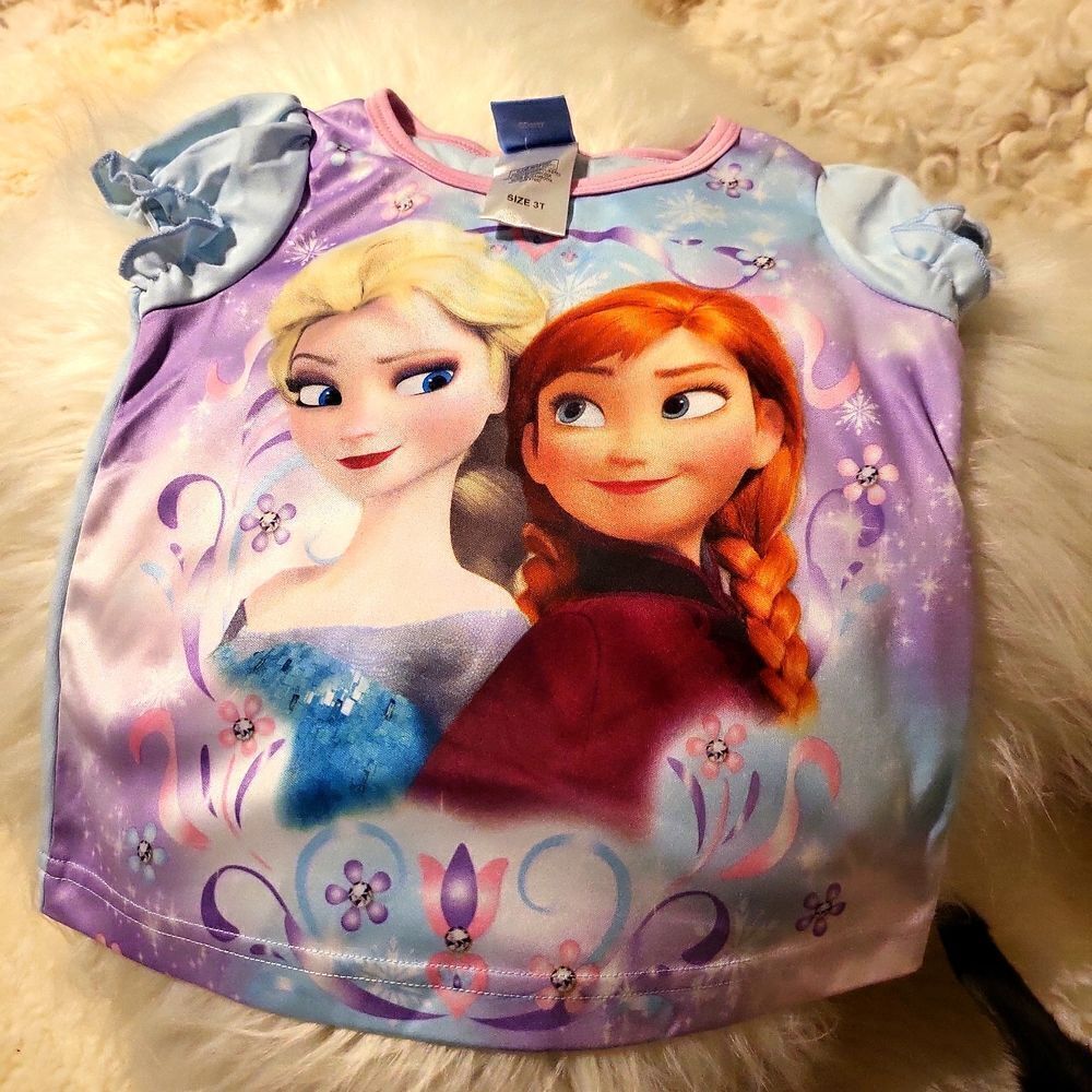 Disney shirt, silky material size 3T in little girls